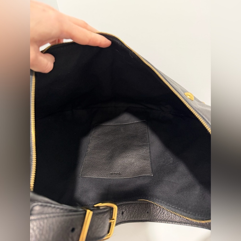 NEW Madewell The Essential Curve Shoulder Bag Black leather gold studs NW351 - Picture 13 of 15